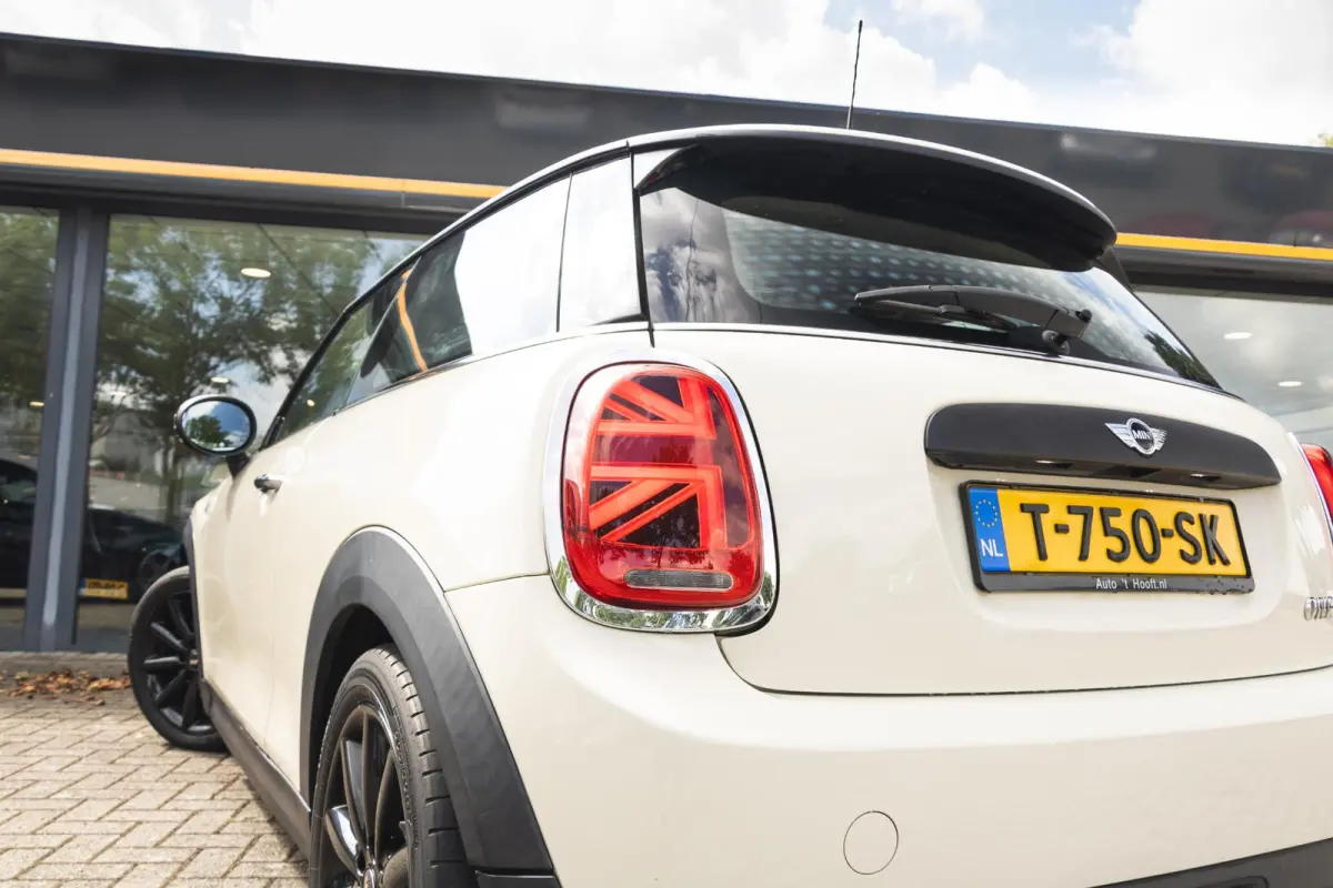 1.2 One Stoelverwarming | Union Jack Achterlicht