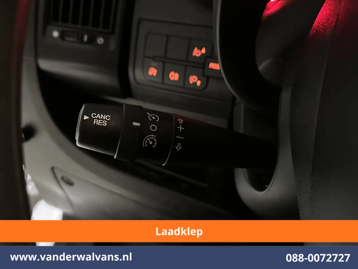 2.2 BlueHDi 141pk Bakwagen 435cm Lang Laadklep Euro6 Airco | 1055kg laadvermogen | Cruisecontrol Bijrijdersbank