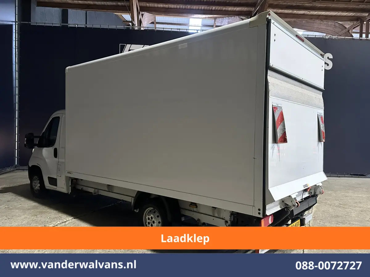 2.2 BlueHDi 141pk Bakwagen 435cm Lang Laadklep Euro6 Airco | 1055kg laadvermogen | Cruisecontrol Bijrijdersbank