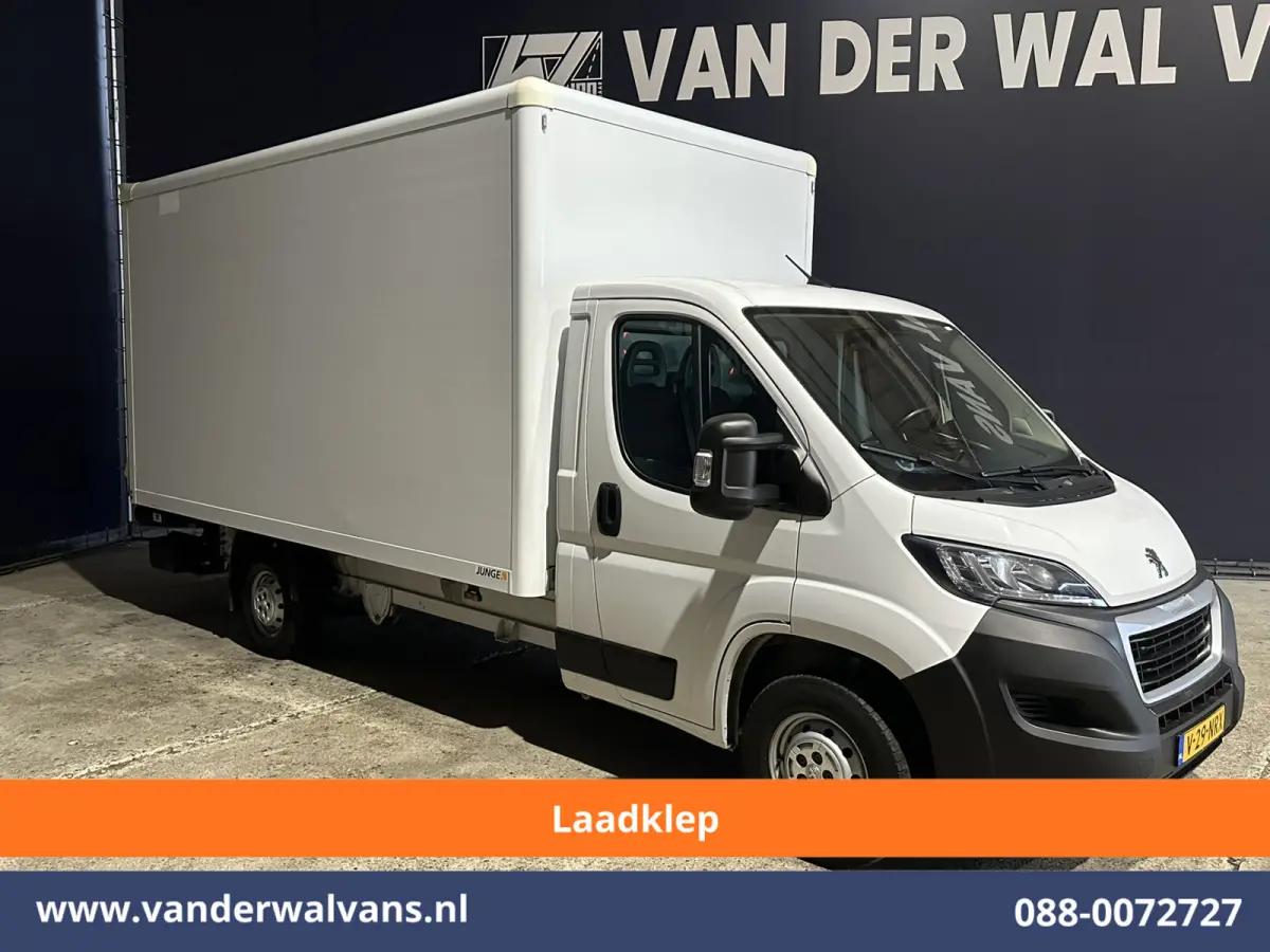 2.2 BlueHDi 141pk Bakwagen 435cm Lang Laadklep Euro6 Airco | 1055kg laadvermogen | Cruisecontrol Bijrijdersbank