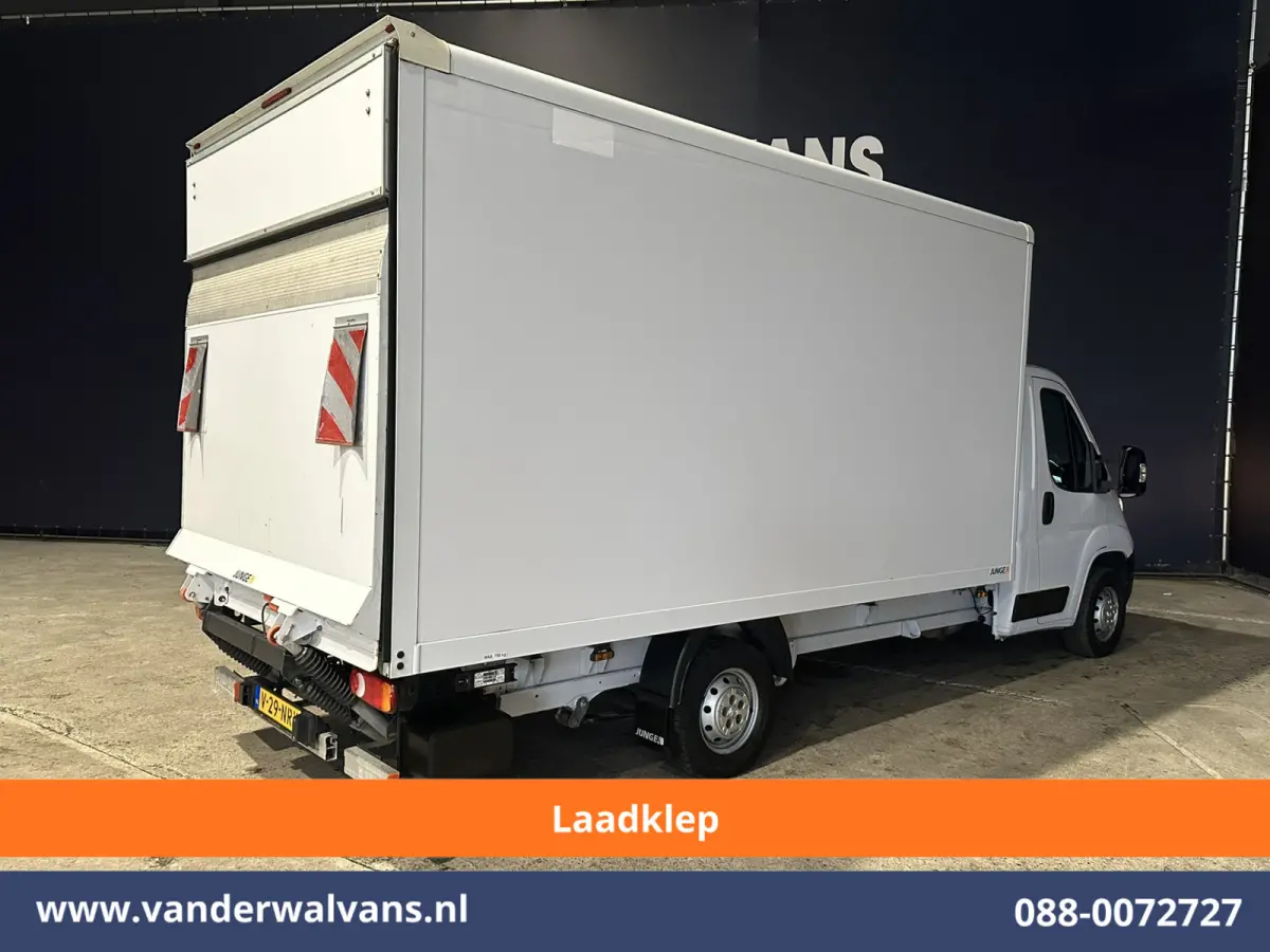 2.2 BlueHDi 141pk Bakwagen 435cm Lang Laadklep Euro6 Airco | 1055kg laadvermogen | Cruisecontrol Bijrijdersbank