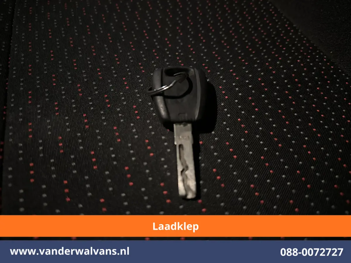2.2 BlueHDi 141pk Bakwagen 435cm Lang Laadklep Euro6 Airco | 1055kg laadvermogen | Cruisecontrol Bijrijdersbank