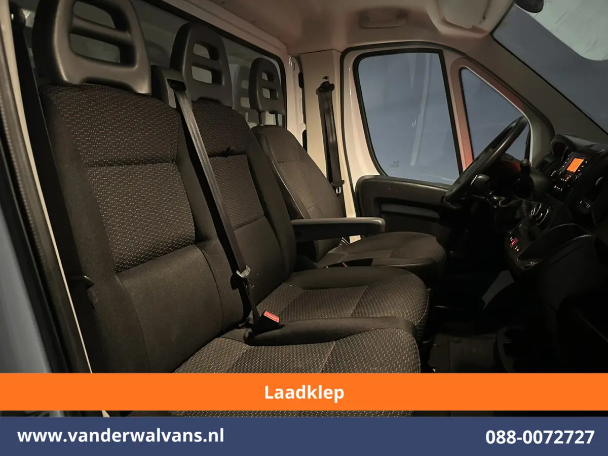 2.2 BlueHDi 141pk Bakwagen 435cm Lang Laadklep Euro6 Airco | 1055kg laadvermogen | Cruisecontrol Bijrijdersbank