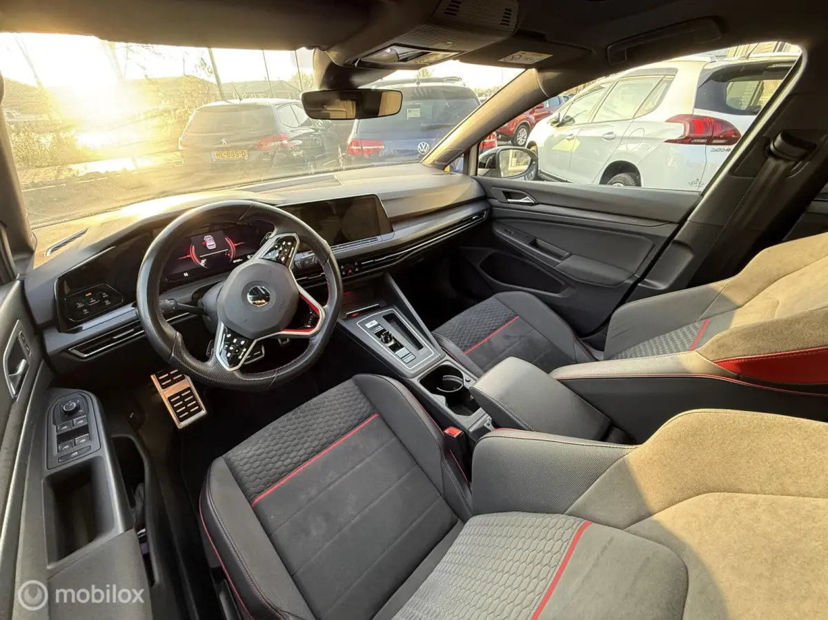 2.0 TSI GTI Clubsport, Panoramadak, IQ lights, Achteruitrijcamera, Stuur/stoel verwarming, APK 01-2027