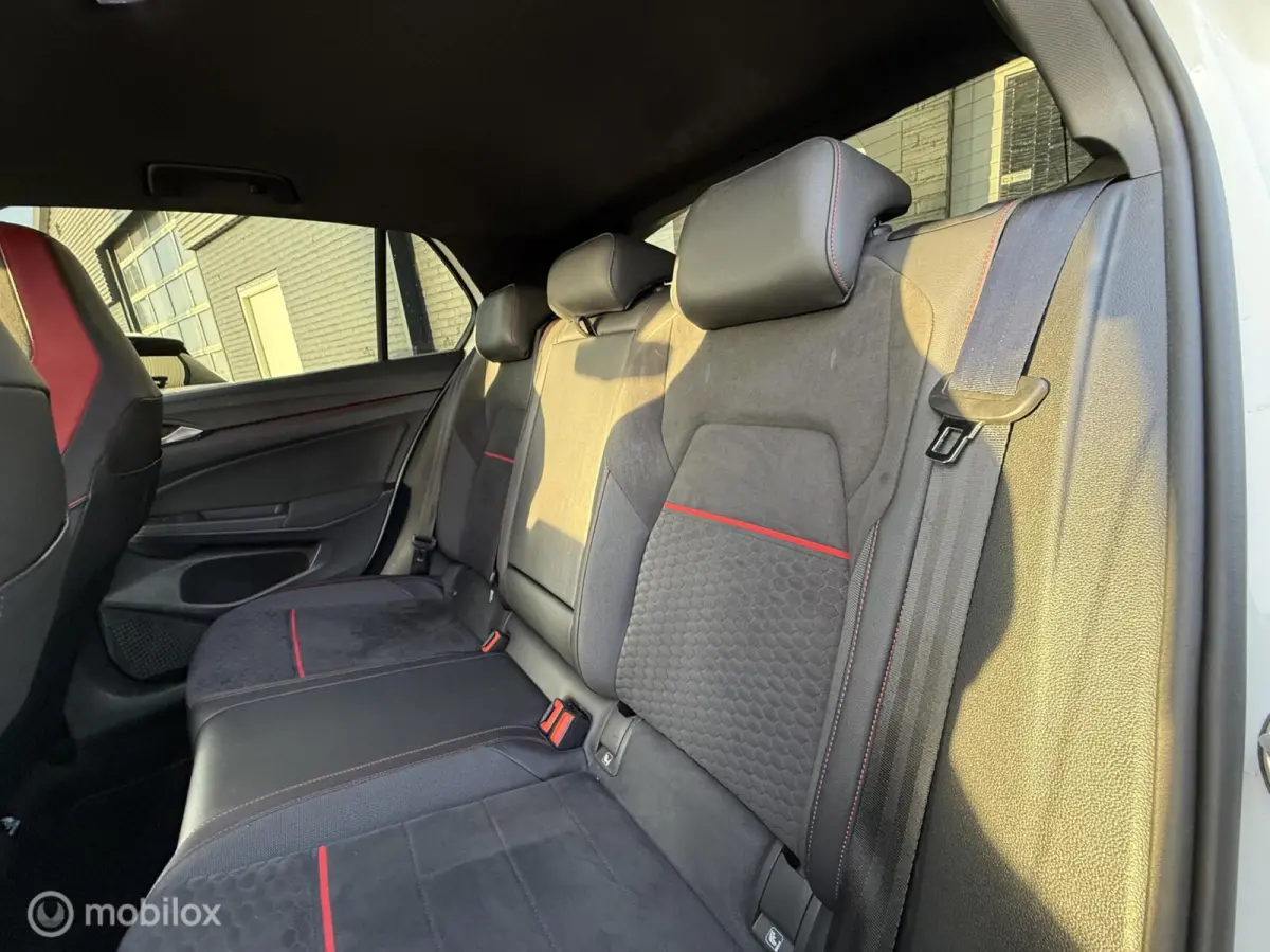 2.0 TSI GTI Clubsport, Panoramadak, IQ lights, Achteruitrijcamera, Stuur/stoel verwarming, APK 01-2027