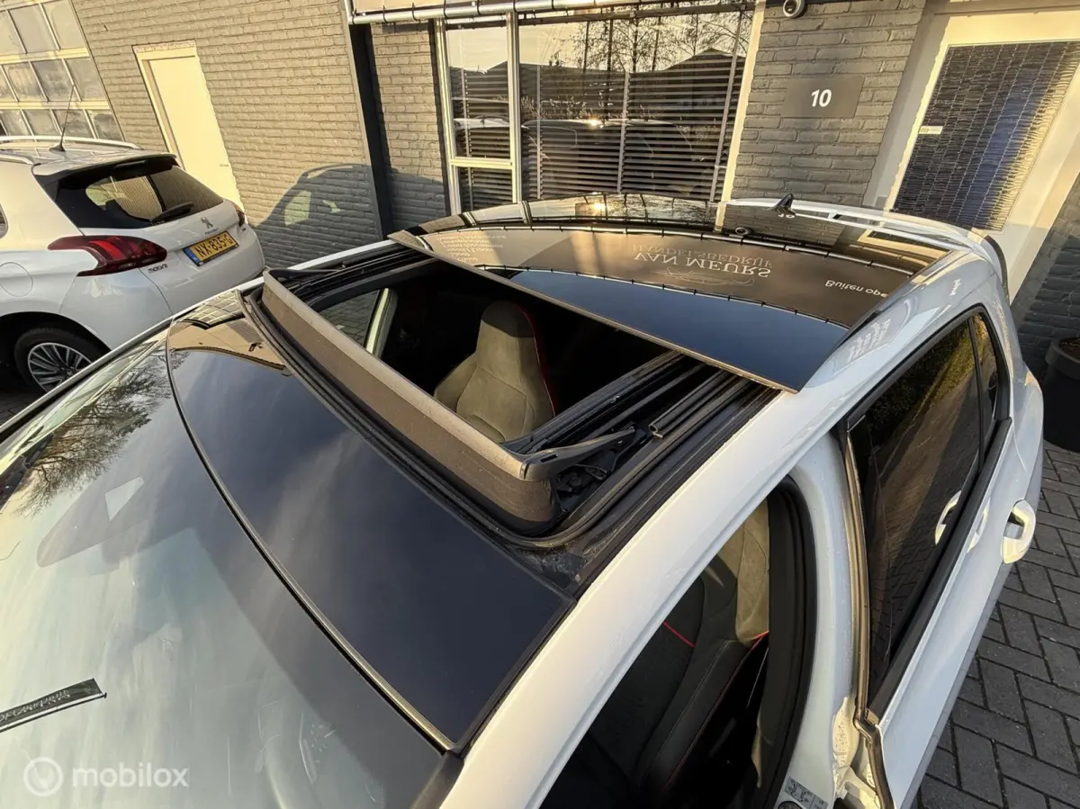 2.0 TSI GTI Clubsport, Panoramadak, IQ lights, Achteruitrijcamera, Stuur/stoel verwarming, APK 01-2027
