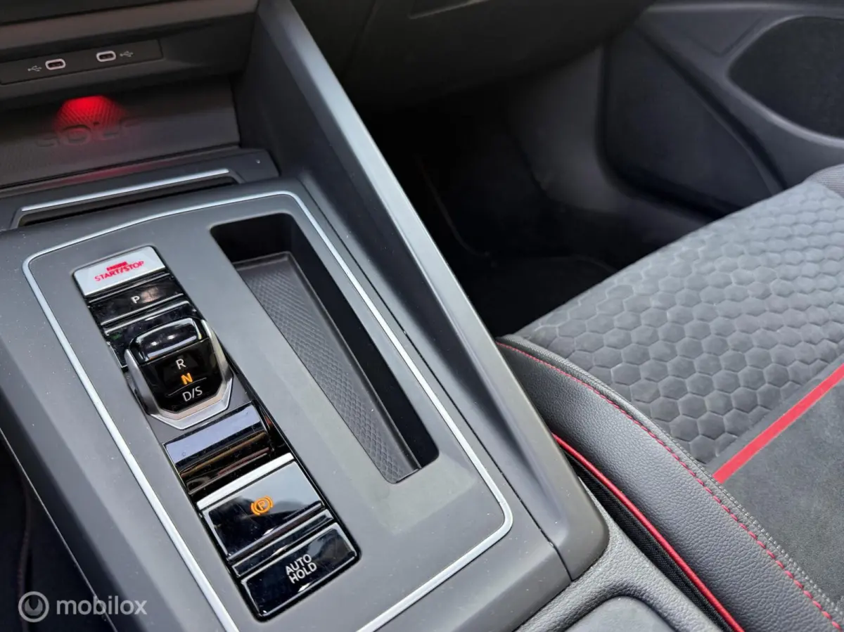 2.0 TSI GTI Clubsport, Panoramadak, IQ lights, Achteruitrijcamera, Stuur/stoel verwarming, APK 01-2027