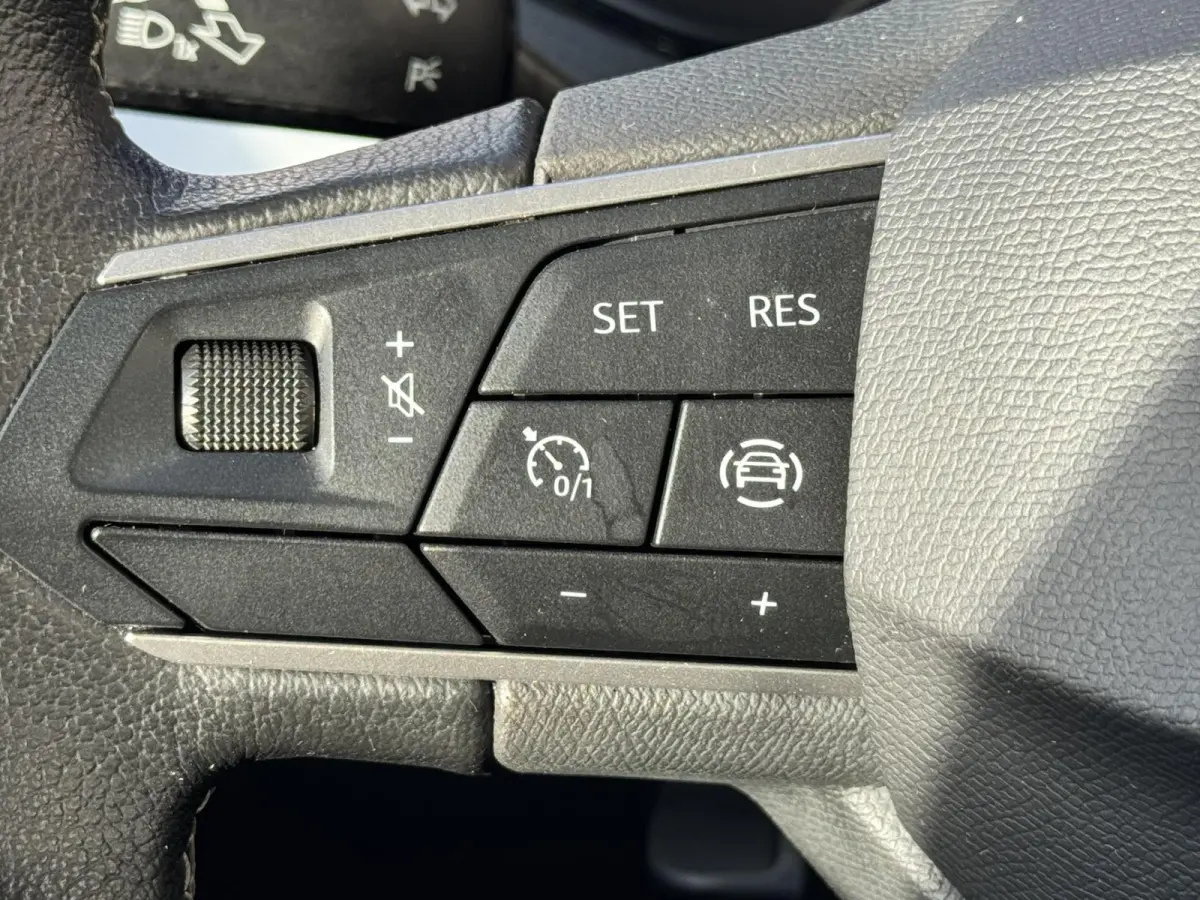 1.0 TSI Style Business Intense Pdc Carplay DAB radio Clima Led Cruise