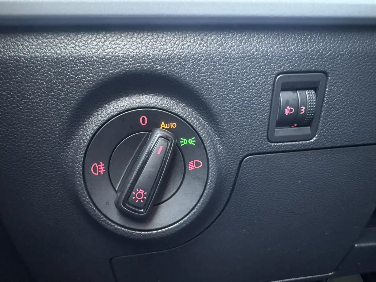 1.0 TSI Style Business Intense Pdc Carplay DAB radio Clima Led Cruise