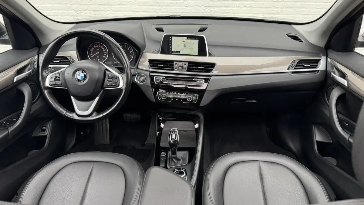SDrive18i High Executive M-sport Panorama Led Keyless Leder+verwarming Cruise