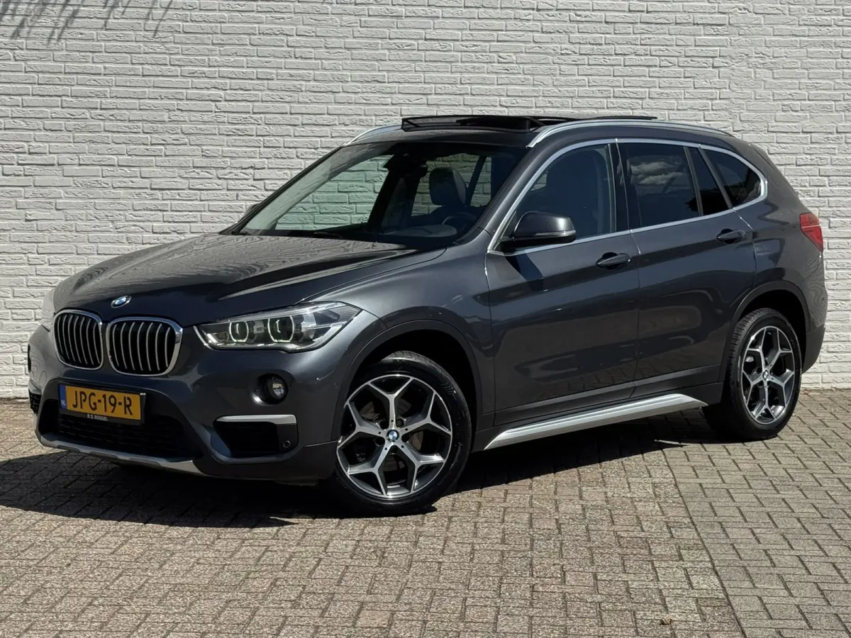 SDrive18i High Executive M-sport Panorama Led Keyless Leder+verwarming Cruise