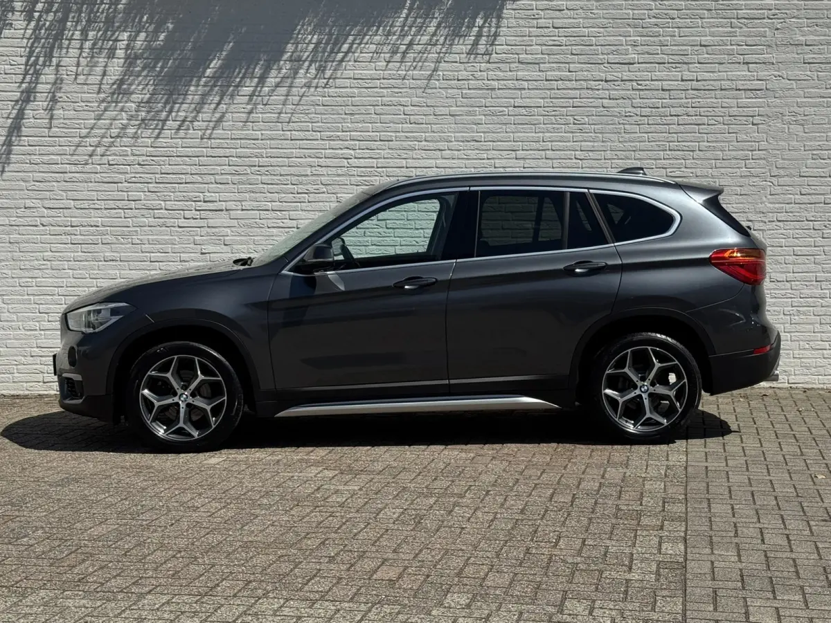 SDrive18i High Executive M-sport Panorama Led Keyless Leder+verwarming Cruise