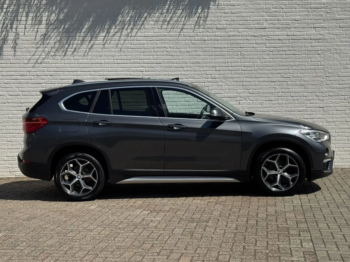 SDrive18i High Executive M-sport Panorama Led Keyless Leder+verwarming Cruise