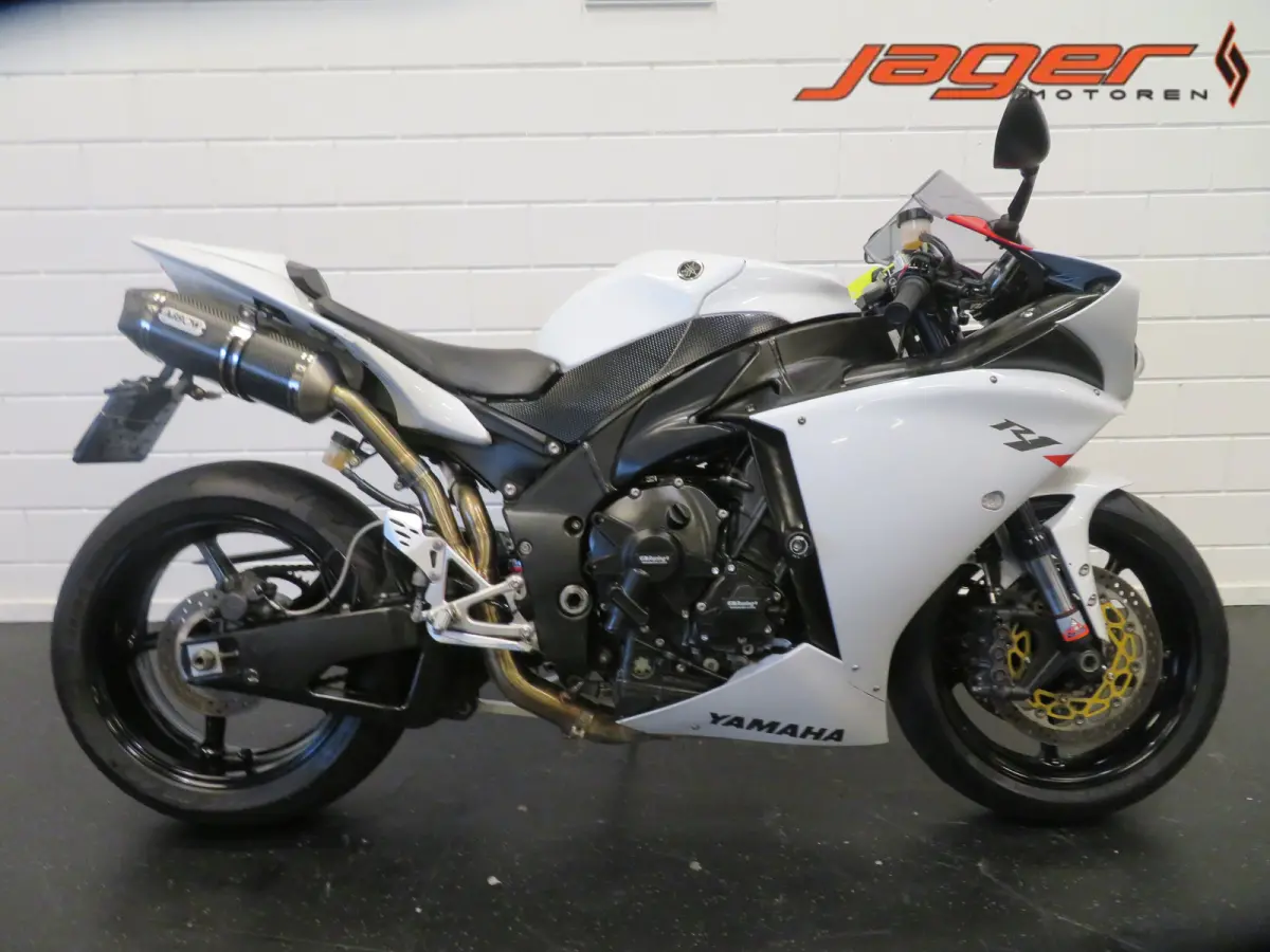 Yamaha Yzf R1 2011 Benzine Onbekend leasen