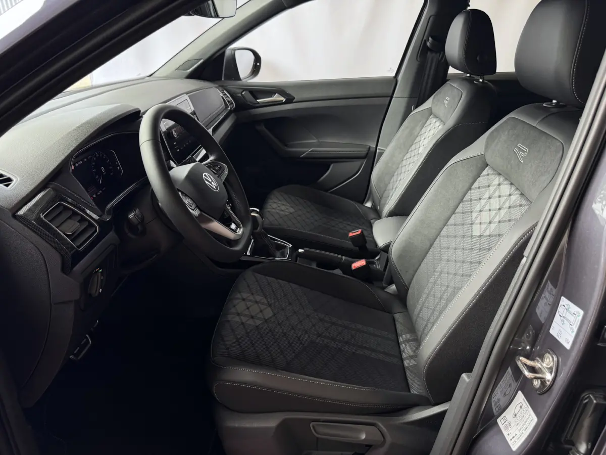 ✅NIEUWE AUTO✅ TSI 115PK R-LINE EDITION TREKHAAK LED LMV IQ CAMERA STOELVERW ✅2025 ✅ ✅Top Auto's Wijchen , 30 Jaar Specialist in Volkswagen  : Alle Type's : R-Line Edition / Style /