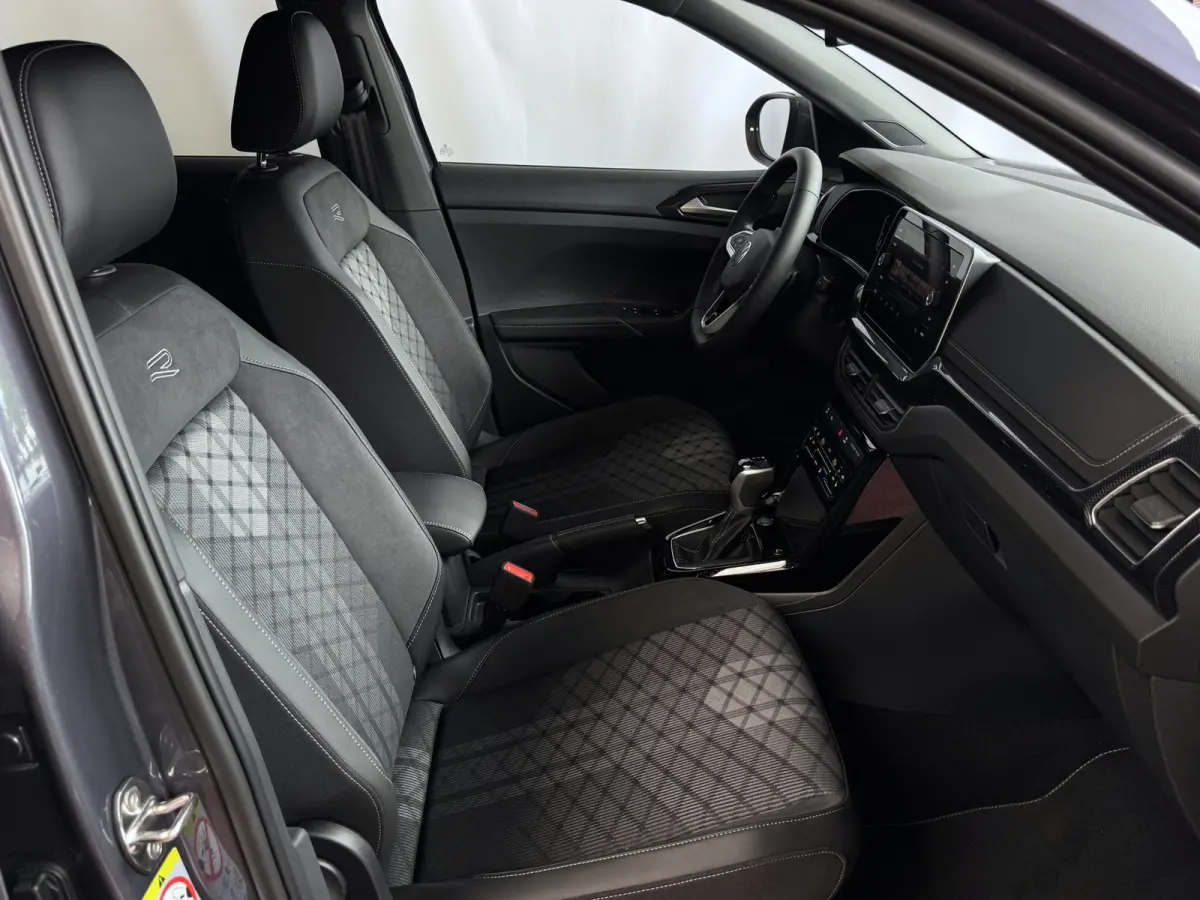 ✅NIEUWE AUTO✅ TSI 115PK R-LINE EDITION TREKHAAK LED LMV IQ CAMERA STOELVERW ✅2025 ✅ ✅Top Auto's Wijchen , 30 Jaar Specialist in Volkswagen  : Alle Type's : R-Line Edition / Style /
