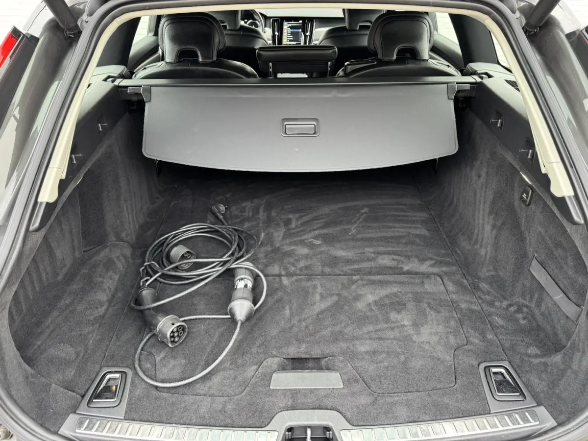 2.0 T6 PHEV AWD SOH85% Automaat Adaptive cruise Climate Stuur-stoelverwarming Leer Apple / Android Dodehoekdetectie