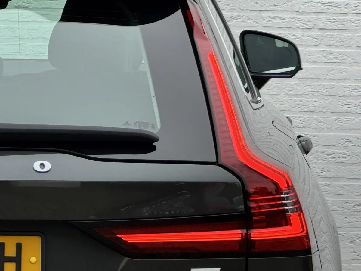 2.0 T6 PHEV AWD SOH85% Automaat Adaptive cruise Climate Stuur-stoelverwarming Leer Apple / Android Dodehoekdetectie