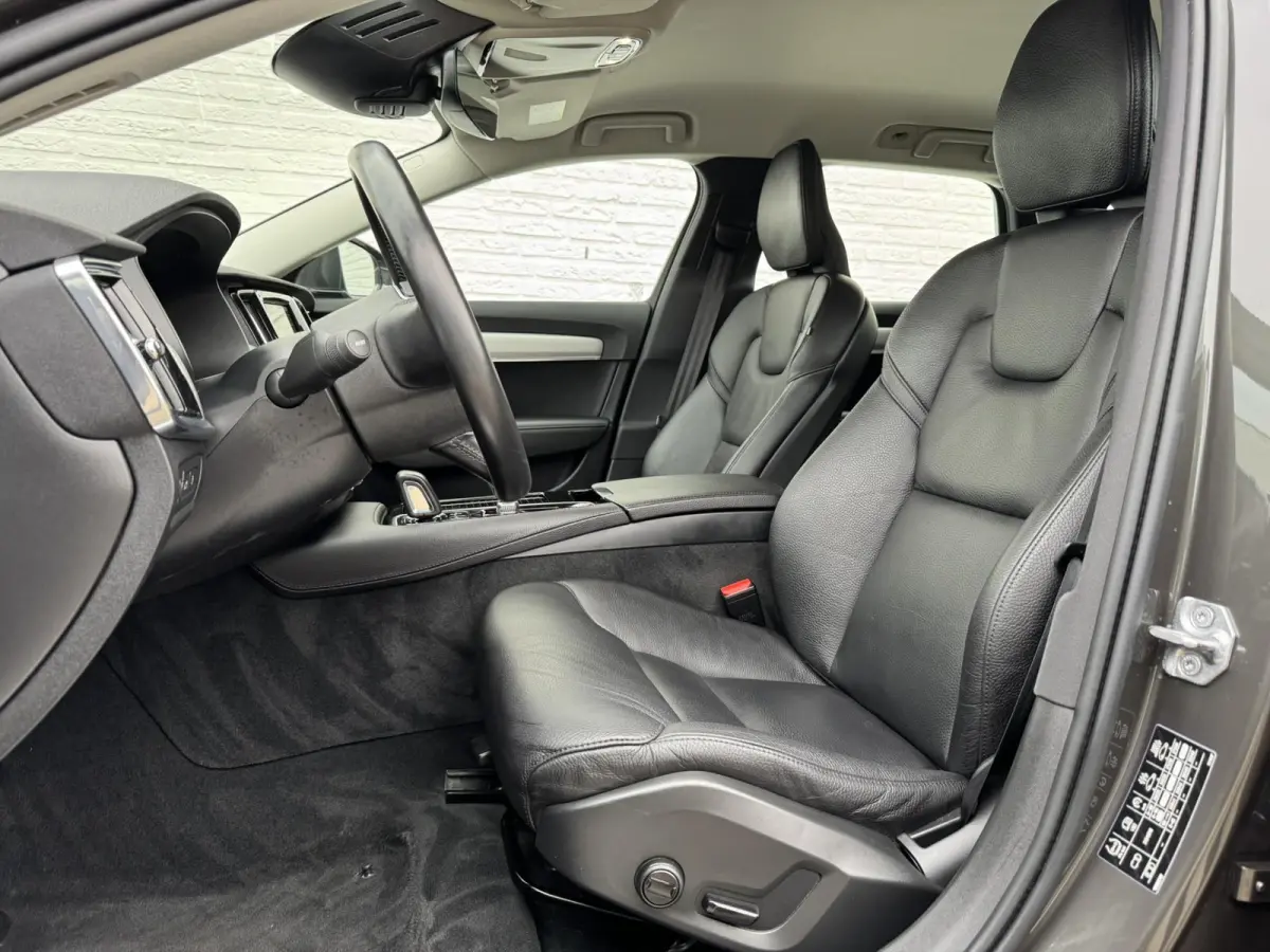 2.0 T6 PHEV AWD SOH85% Automaat Adaptive cruise Climate Stuur-stoelverwarming Leer Apple / Android Dodehoekdetectie