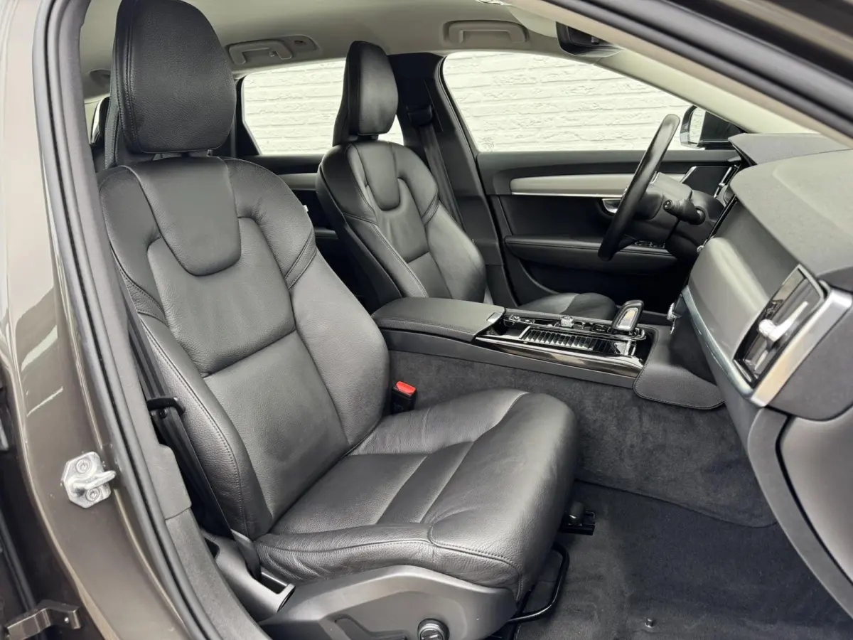 2.0 T6 PHEV AWD SOH85% Automaat Adaptive cruise Climate Stuur-stoelverwarming Leer Apple / Android Dodehoekdetectie
