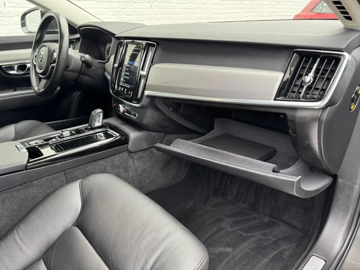 2.0 T6 PHEV AWD SOH85% Automaat Adaptive cruise Climate Stuur-stoelverwarming Leer Apple / Android Dodehoekdetectie