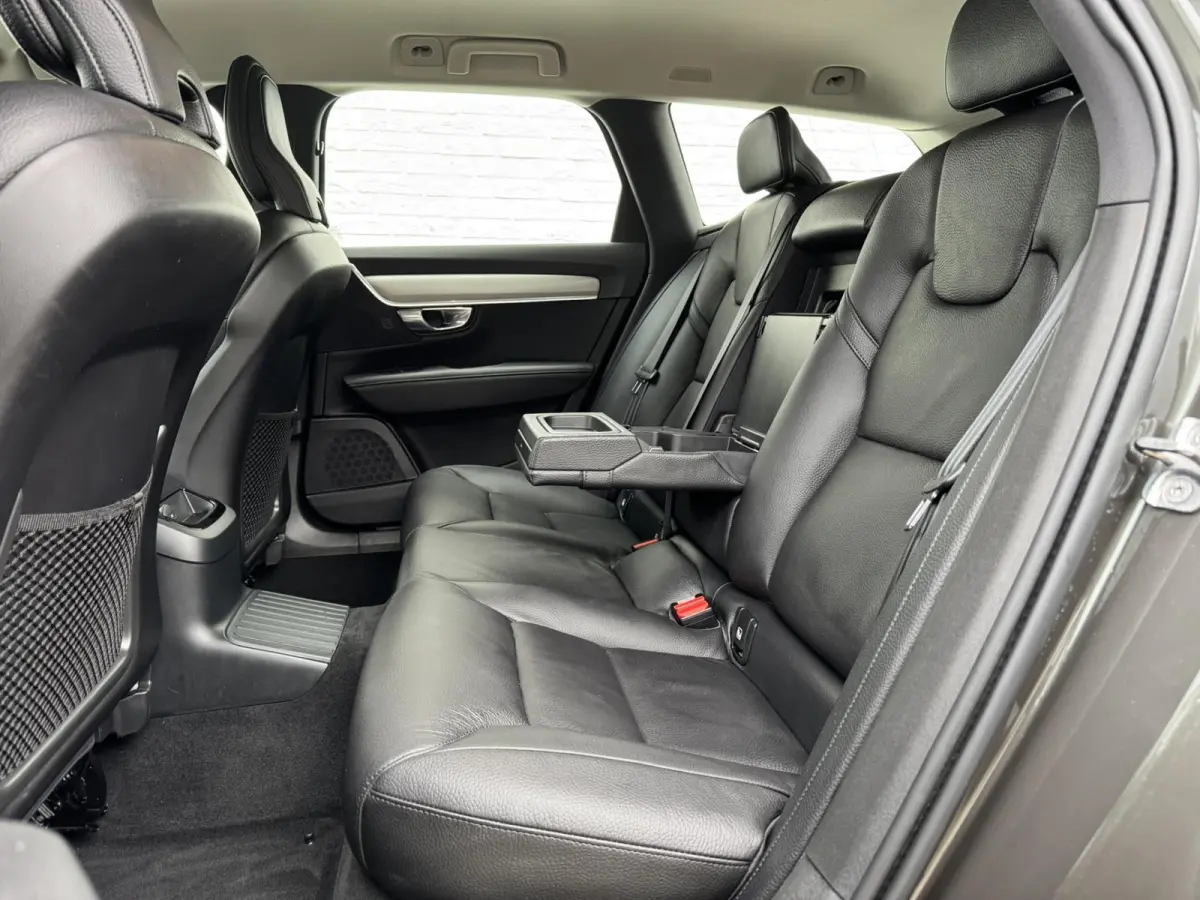 2.0 T6 PHEV AWD SOH85% Automaat Adaptive cruise Climate Stuur-stoelverwarming Leer Apple / Android Dodehoekdetectie