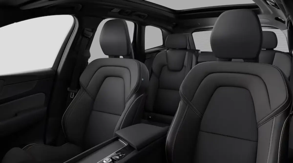 2.0 T6 Plug-in hybrid AWD Ultra Black Edition | Volvo Guard Alarm | Extra getint glas achter|  Actieve luchtvering met FOUR-C | 22" 5-dubbelspaaks Glossy Black Diamond Cut