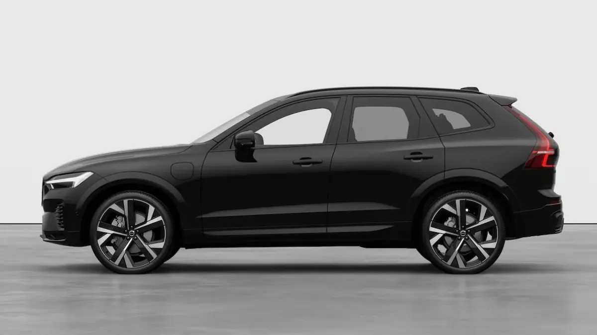2.0 T6 Plug-in hybrid AWD Ultra Black Edition | Volvo Guard Alarm | Extra getint glas achter|  Actieve luchtvering met FOUR-C | 22" 5-dubbelspaaks Glossy Black Diamond Cut