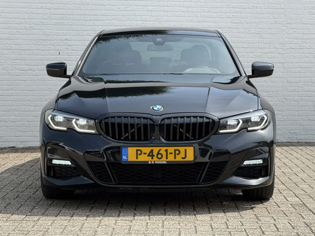 318i Business Edition M-Sport Full Led Carplay Automaat Digital Dash Camera Leder Cruise Navi