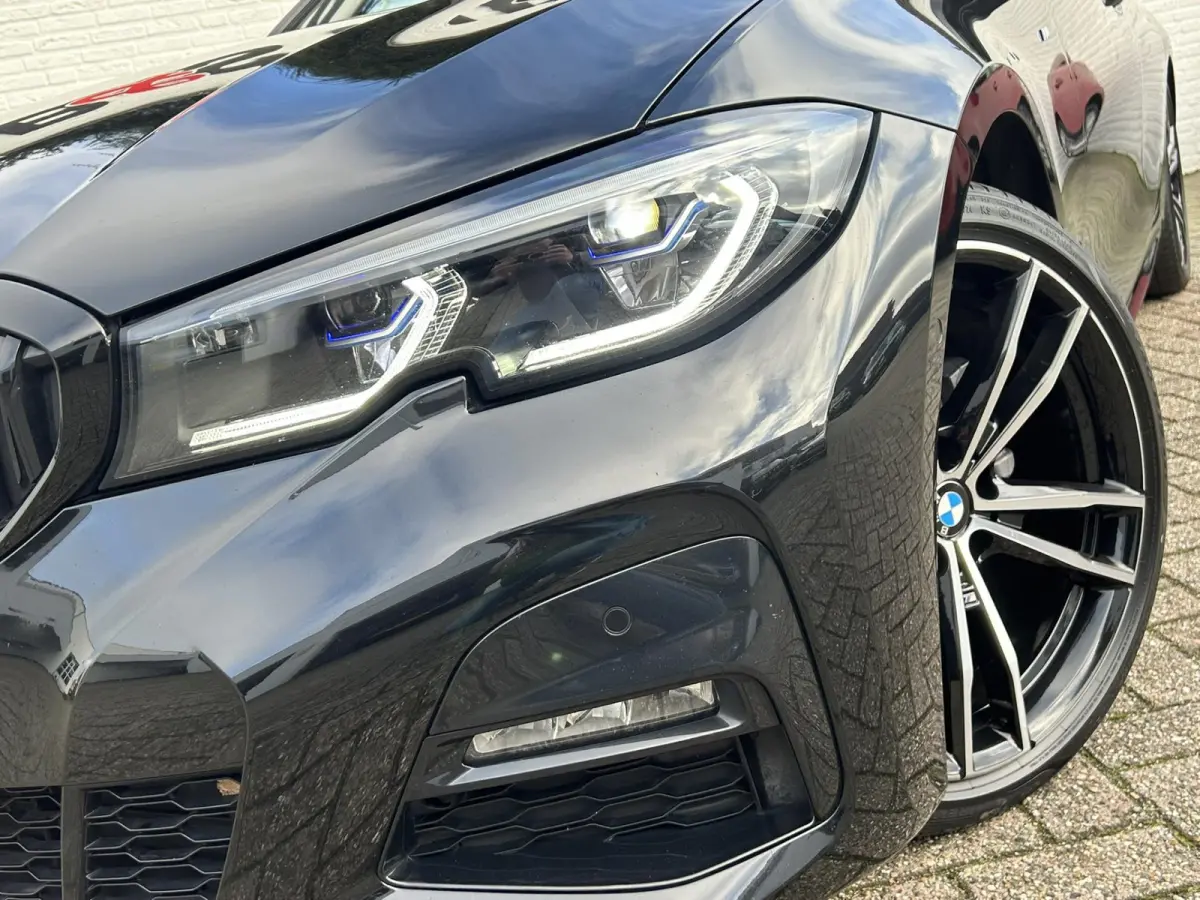 318i Business Edition M-Sport Full Led Carplay Automaat Digital Dash Camera Leder Cruise Navi