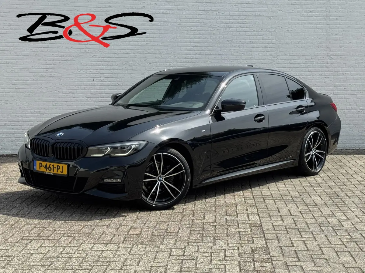 318i Business Edition M-Sport Full Led Carplay Automaat Digital Dash Camera Leder Cruise Navi