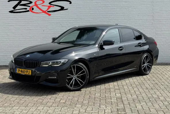 318i Business Edition M-Sport Full Led Carplay Automaat Digital Dash Camera Leder Cruise Navi