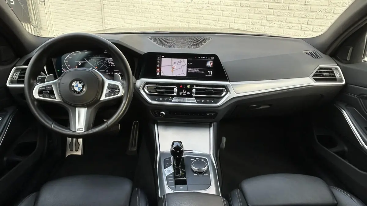 318i Business Edition M-Sport Full Led Carplay Automaat Digital Dash Camera Leder Cruise Navi