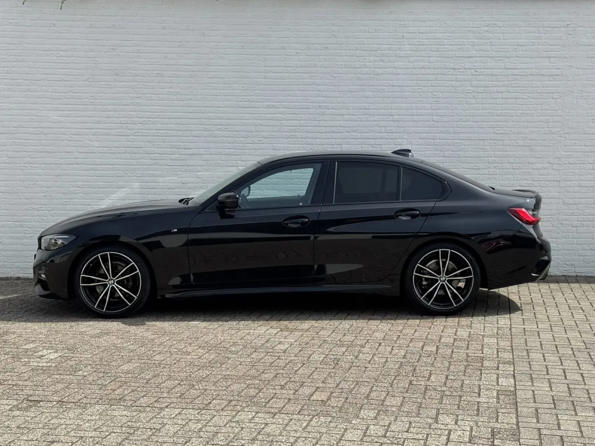 318i Business Edition M-Sport Full Led Carplay Automaat Digital Dash Camera Leder Cruise Navi