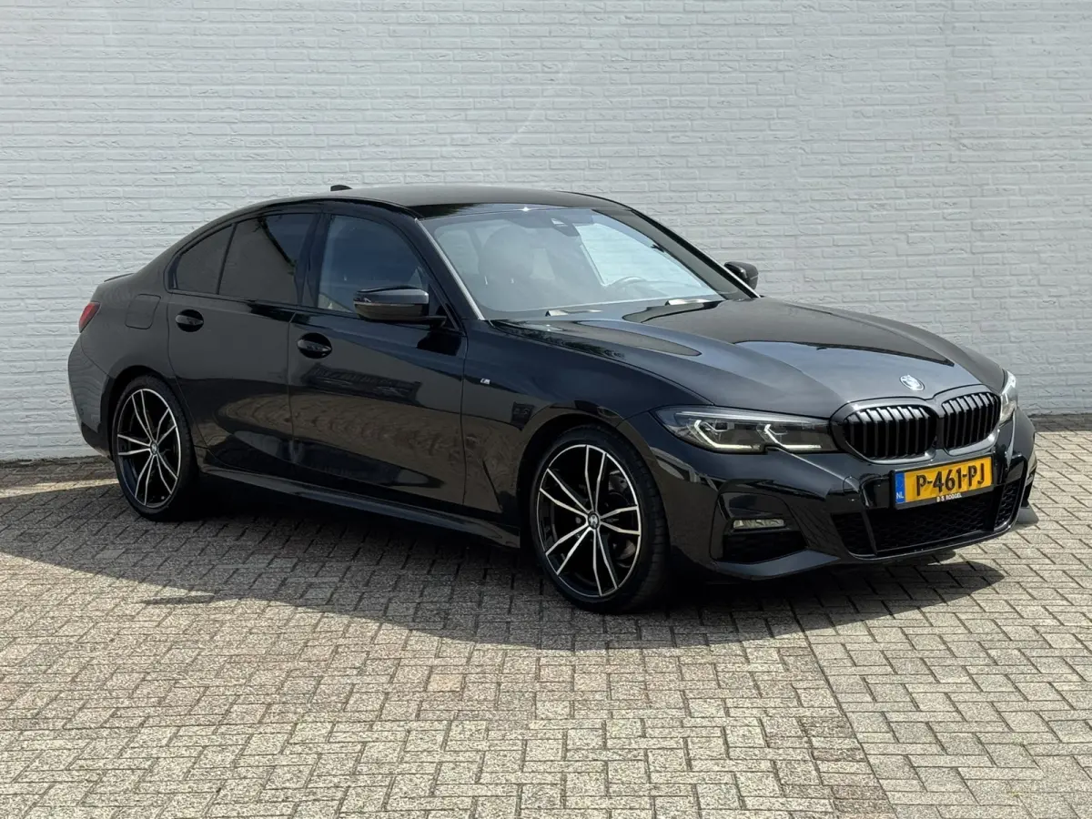 318i Business Edition M-Sport Full Led Carplay Automaat Digital Dash Camera Leder Cruise Navi