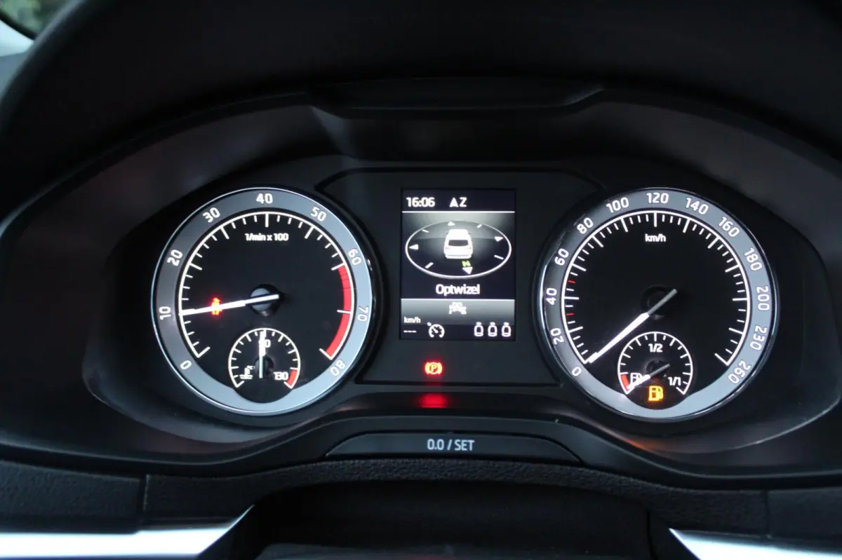 1.0 TSI Business Edition Plus 110PK | Parkeercamera | Apple/Android Carplay | Climate Control | Stoelverwarming