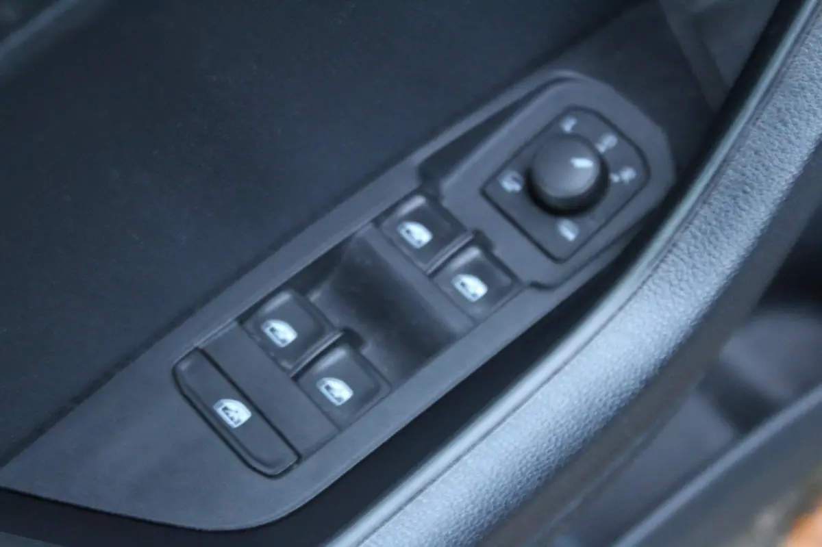 1.0 TSI Business Edition Plus 110PK | Parkeercamera | Apple/Android Carplay | Climate Control | Stoelverwarming