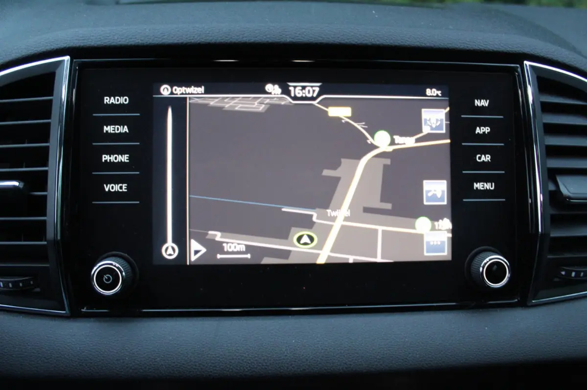 1.0 TSI Business Edition Plus 110PK | Parkeercamera | Apple/Android Carplay | Climate Control | Stoelverwarming