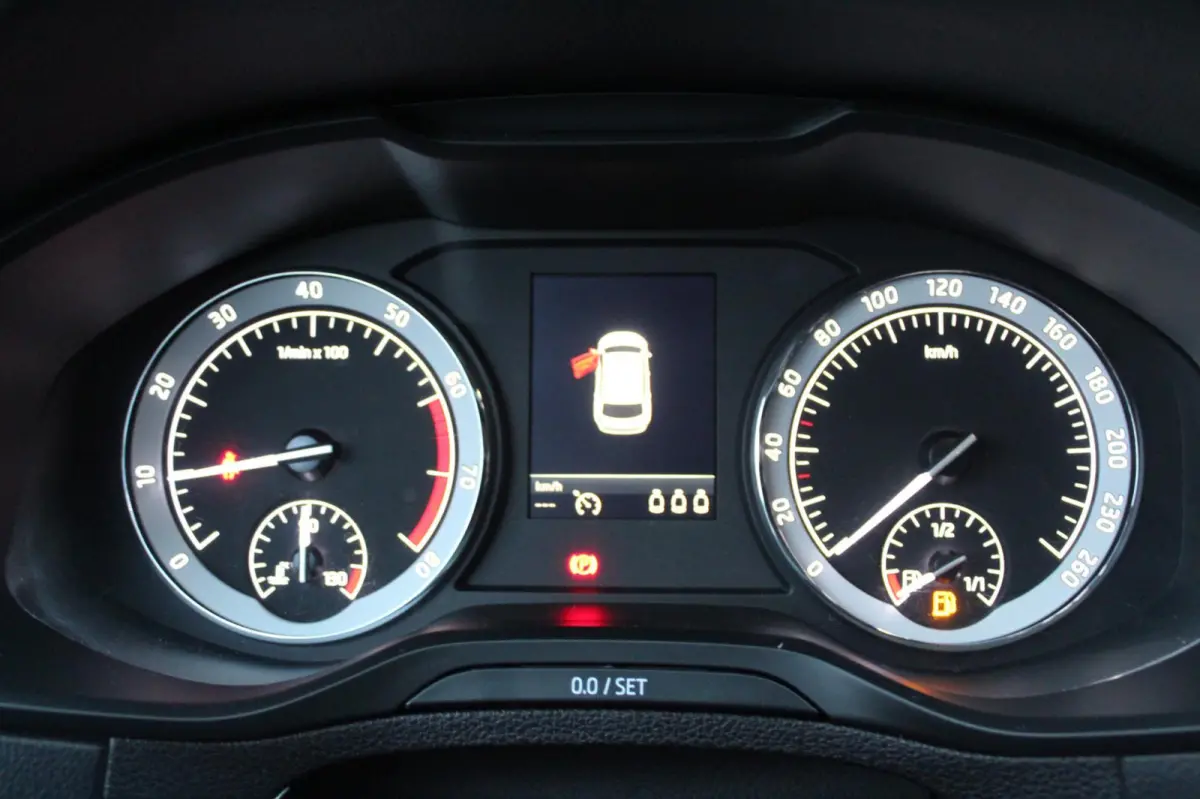 1.0 TSI Business Edition Plus 110PK | Parkeercamera | Apple/Android Carplay | Climate Control | Stoelverwarming