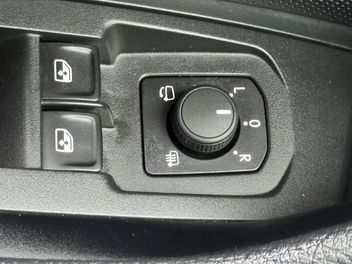 1.5 TSI PHEV Business SOH100% Full LED Adaptive cruis Climate Stoel-Stuurverwarming Apple / Android Navi Camera