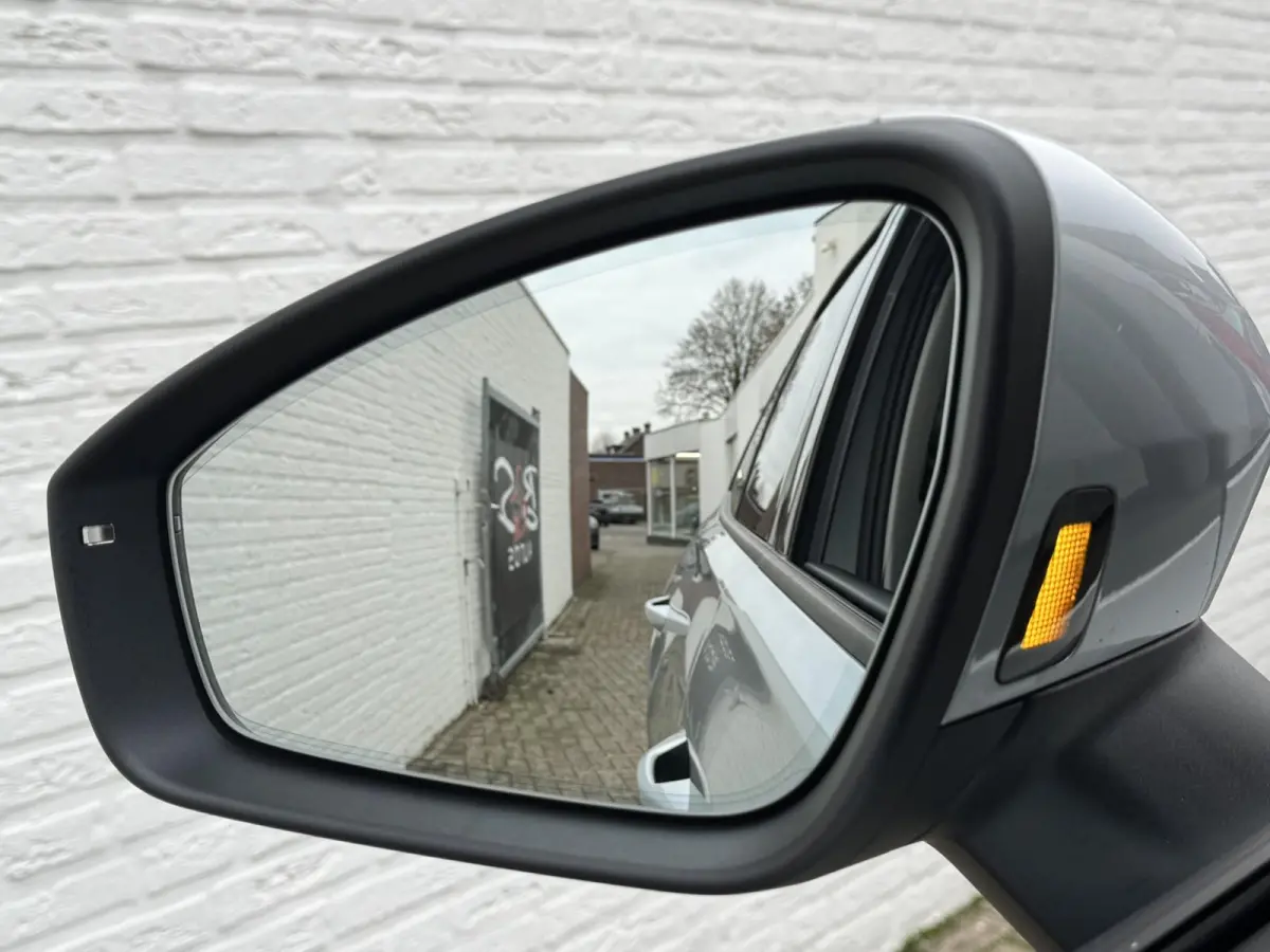 1.5 TSI PHEV Business SOH100% Full LED Adaptive cruis Climate Stoel-Stuurverwarming Apple / Android Navi Camera