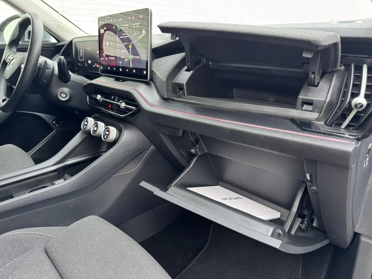 1.5 TSI PHEV Business SOH100% Full LED Adaptive cruis Climate Stoel-Stuurverwarming Apple / Android Navi Camera