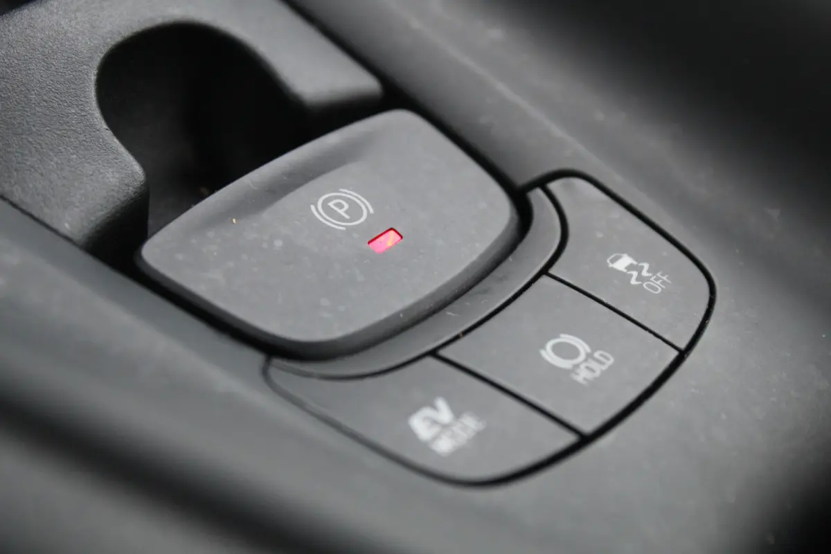 1.8 Hybrid l Adaptief Cruise control l Parkeer camera l LED l Airco l Apple CarPlay/Android Auto