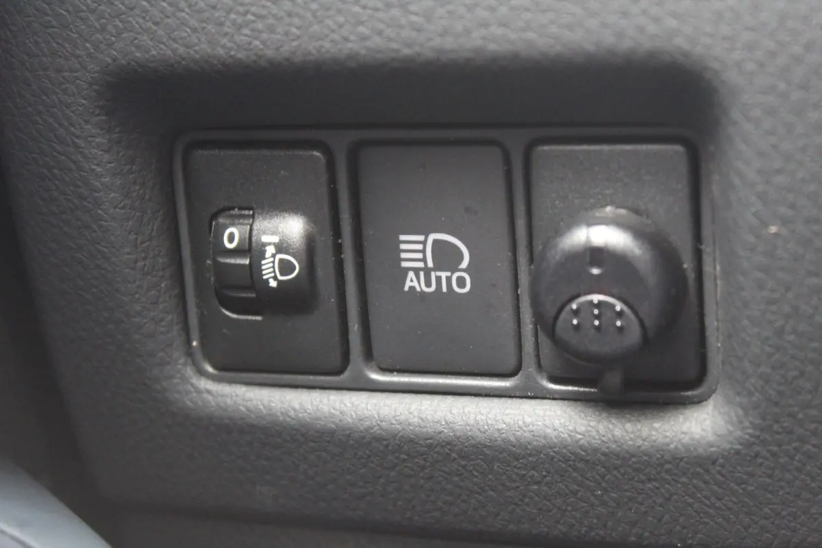 1.8 Hybrid l Adaptief Cruise control l Parkeer camera l LED l Airco l Apple CarPlay/Android Auto