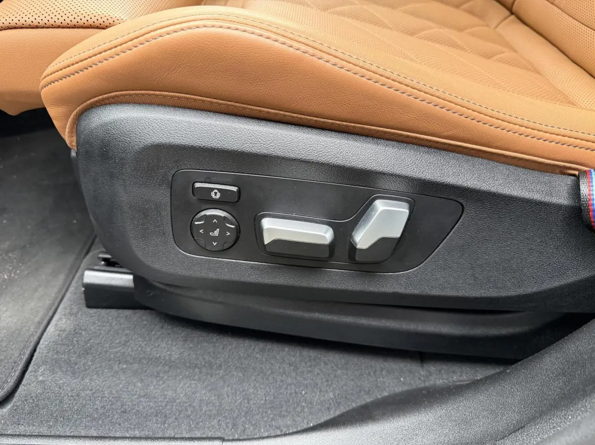 xDrive50e M SPORT HEADUP Achterasbesturing PANO 22 INCH TREKHAAK