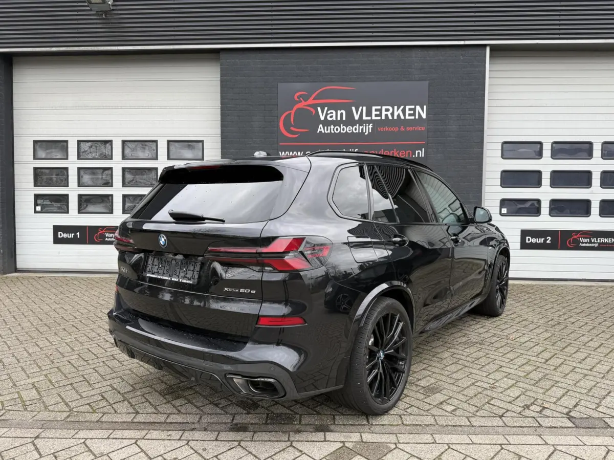 xDrive50e M SPORT HEADUP Achterasbesturing PANO 22 INCH TREKHAAK