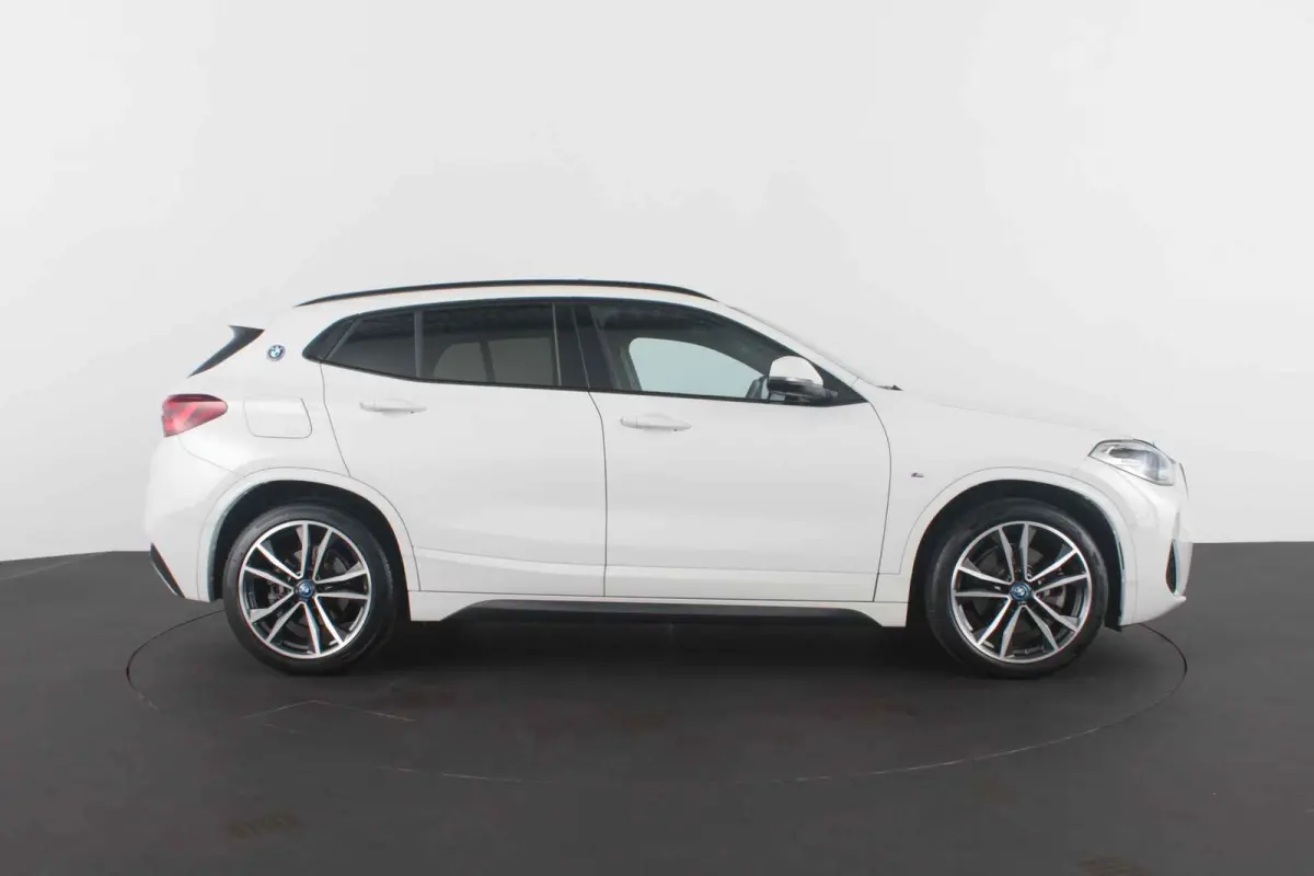 xDrive 25e M Sport 220pk/Pano.schuif/Memory/19 inch/Shadow-Line