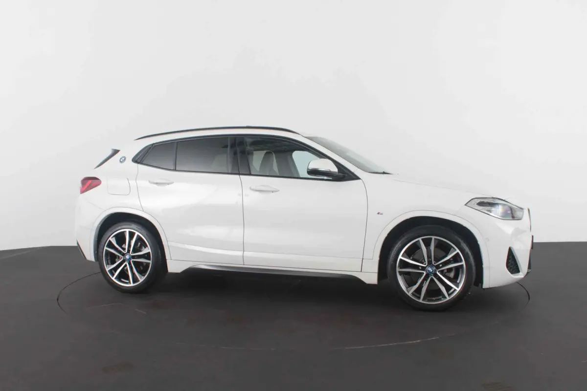 xDrive 25e M Sport 220pk/Pano.schuif/Memory/19 inch/Shadow-Line