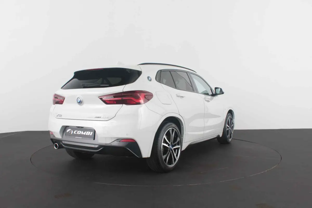 xDrive 25e M Sport 220pk/Pano.schuif/Memory/19 inch/Shadow-Line
