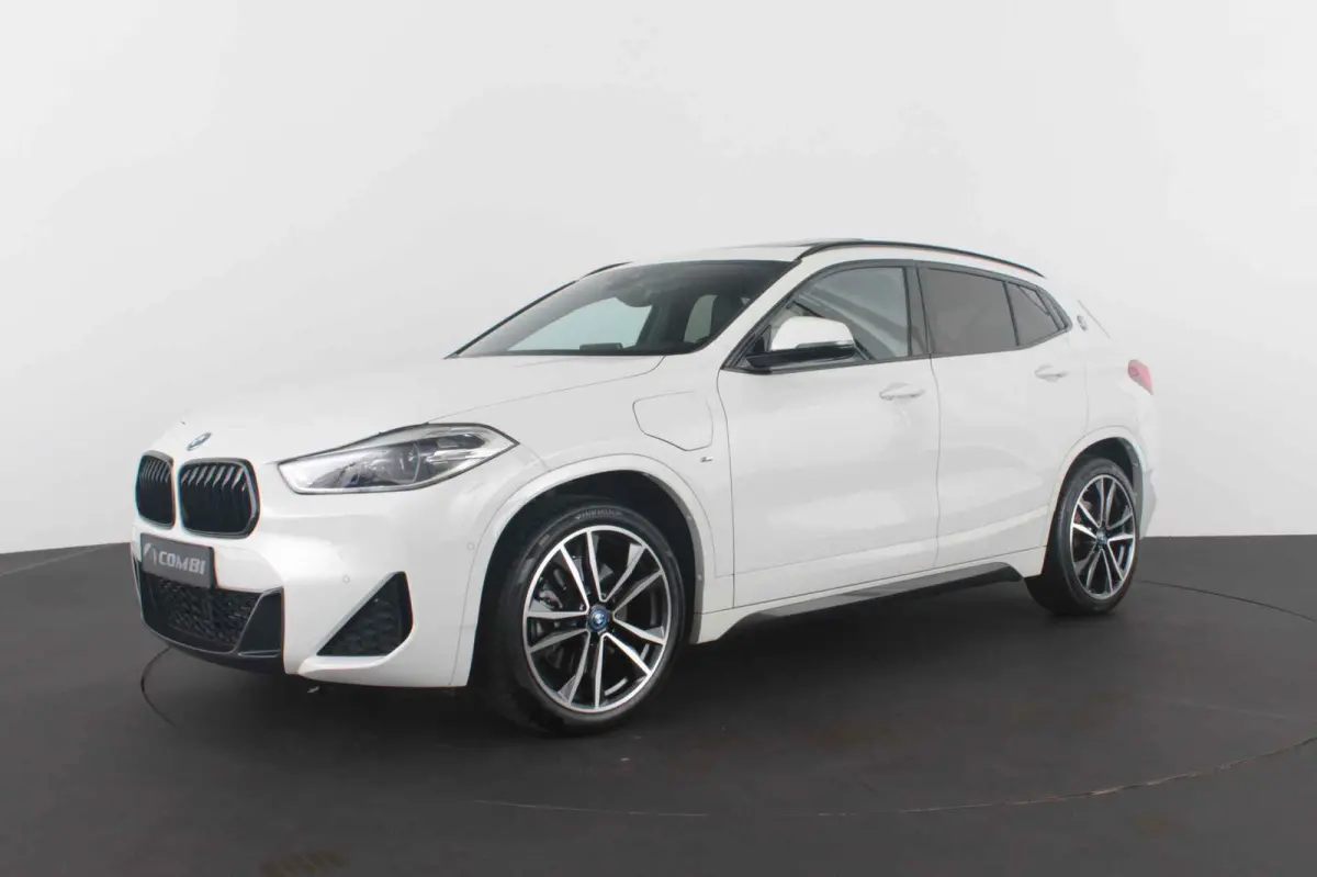 xDrive 25e M Sport 220pk/Pano.schuif/Memory/19 inch/Shadow-Line